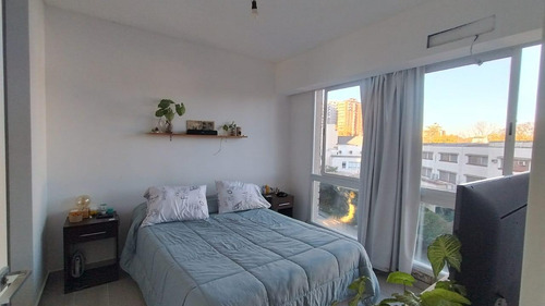 Departamento En Venta De 2 Ambientes En Olivos Con Cochera Y Balcón
