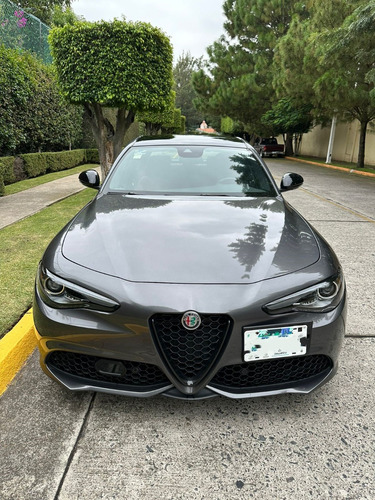 Alfa Romeo Giulia 2.0 Ti At