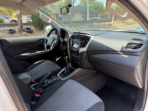 Mitsubishi L200 2.4 Cd Glx 4X4 Mt