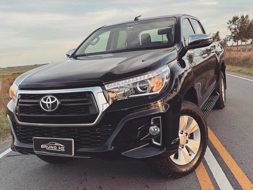 Imagen 3 de 20 de Toyota Hilux 2019 2.8 D/cab 4x4 Srv