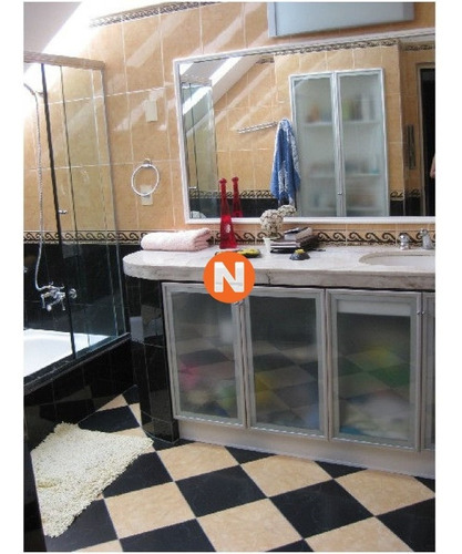 Casa En Venta, Cantegril, Punta Del Este, 5 Dormitorios.- Ref: 208995