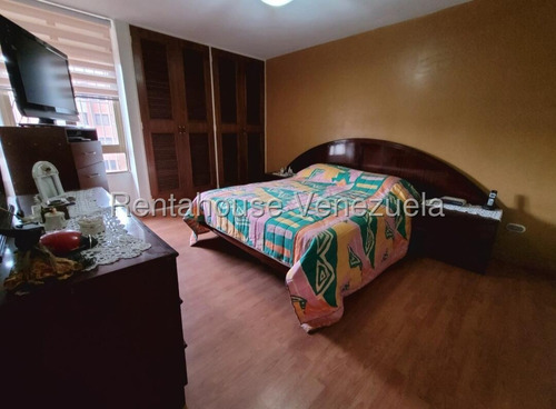 Amlio Apartamento En Venta En Los Chorros