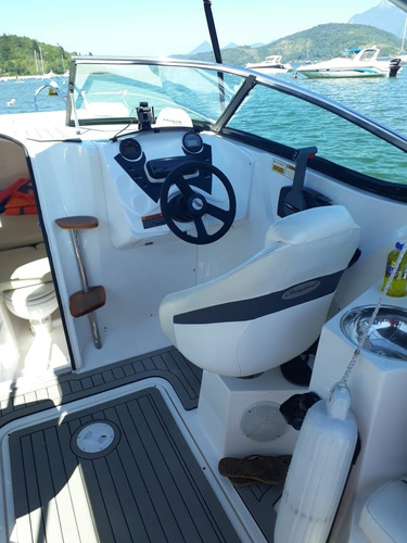 Ventura 215 Yamaha 4 Tempos 115 Hp 2016. Caiera