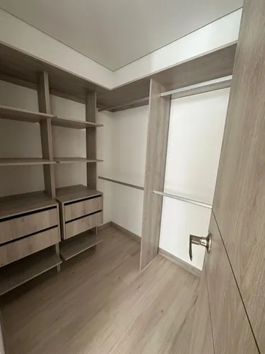Apartamento En Venta En Loma Los Mesa. Cod V10323