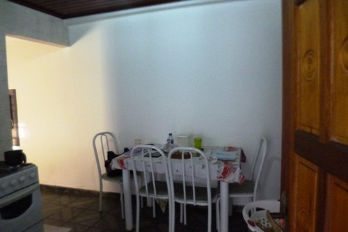 Imagem 7 de 10 de Casa A Venda Com 2 Dormitórios Em Sitio Cercado.