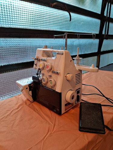 Máquina De Coser Overlock Usada