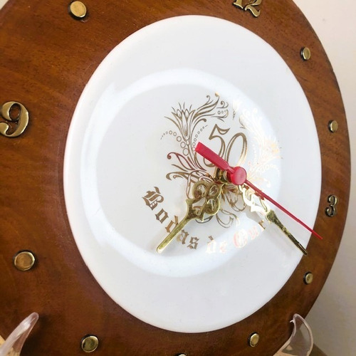 Imagem 2 de 3 de Relógio Rústico Bodas De Ouro 50 Anos De Casamento 23cm