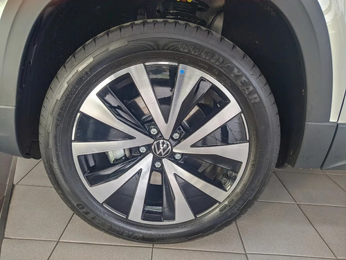 Imagen 14 de 15 de Volkswagen Taos Highline At 1.4 0km Mos My23