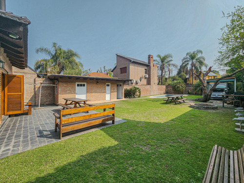 Casa De 3 Dormitorios Con Gran Jardín Y Pileta En Fisherton