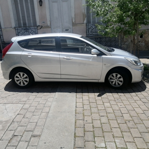 Imagen 3 de 12 de Hyundai Accent 1.4