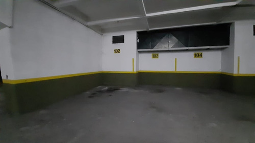 Venta Cochera Fija En Zona Centro Seguridad 24 Hs.