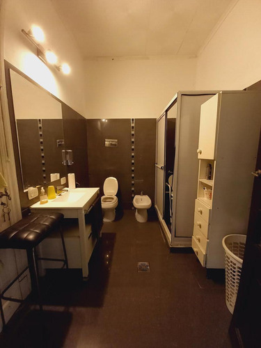 Imagen 6 de 9 de Casa Amplia En Av. Fdo Zuviría Al 4300 - Santa Fe
