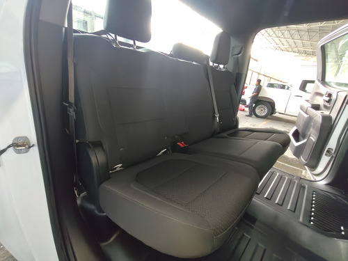 Chevrolet Silverado 4.3 WT DOBLE CABINA 4X4 TA
