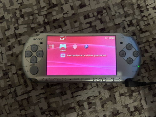 Playstation Portable Psp Super Slim Color Plateado (Usado)