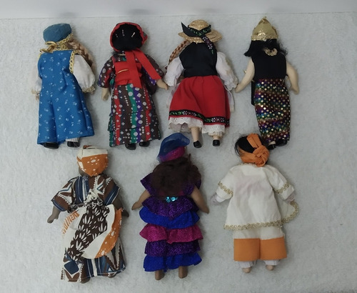 Muñecas (7) Cerámica Figuras Trajes Típicos Países. (Usado)