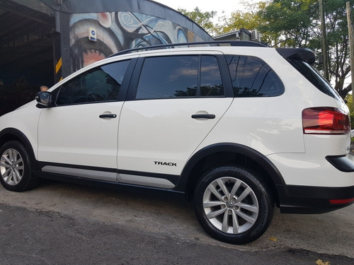 Volkswagen Suran 2018 1.6 Track
