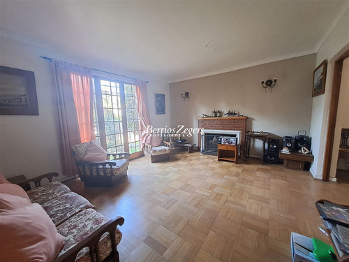 Casa En Venta De 5 Dorm. En Ñuñoa