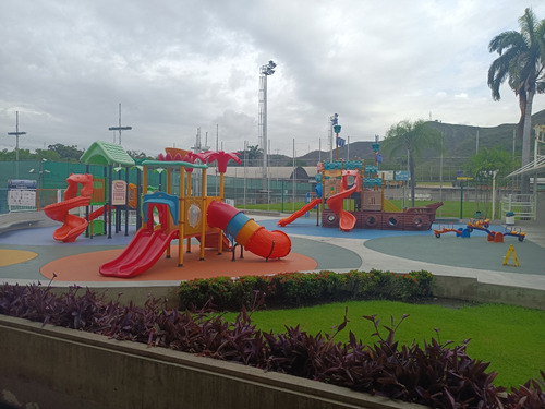 Accion En Venta/ Casa De Italia De Maracay En La Floresta/pg1112