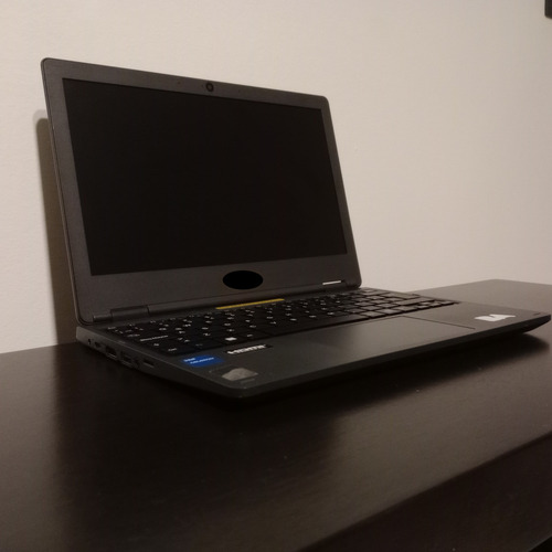 Netbook Slim Iqual Intel Celeron N4500 - 4gb Ddr4 - M2 128gb Negro (Usado)