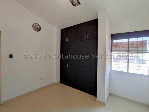 Imagen 13 de 23 de Espectacular Townhouse En Venta Urb. Los Girasoles Maracay 23-19053 Ejc