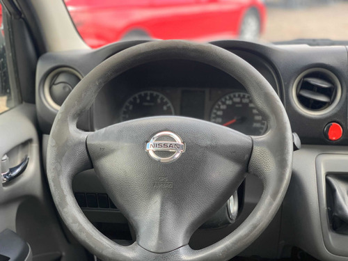 Imagen 11 de 15 de Nissan Urvan 2.5 15 Pas Amplia Aa Mt 2016