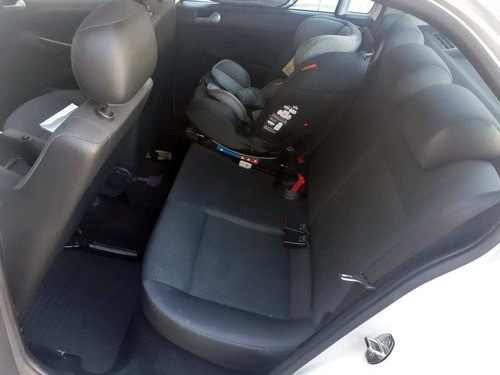 Imagem 8 de 14 de Volkswagen Voyage 1.6 G6 8v Flex