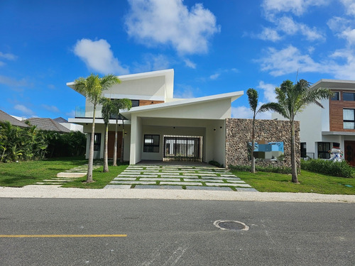 Vendo Villa En Punta Cana Village 3 Habitaciones Mas Servici