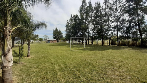 Imagen 14 de 19 de Casa Quinta A La Venta En Cañuelas Sobre Un Lote De 2.200 M2
