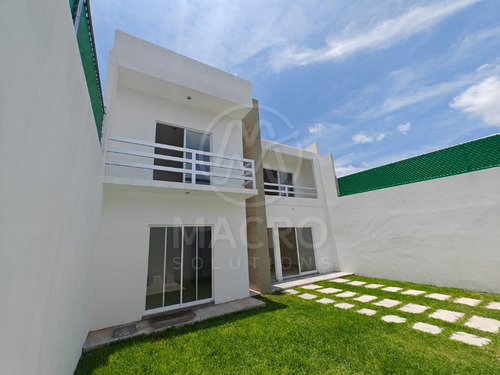 Casa En Venta En Col. Hermenegildo Galeana Con 4 Recamaras