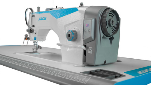 Máquina De Costura Reta Jack F5 127/220v Com Mesa Completa
