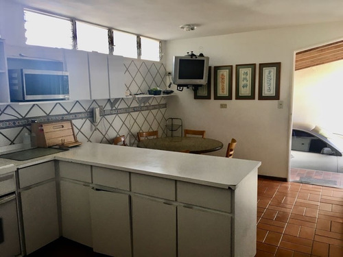 Imagen 12 de 24 de Se Vende Casa 450m2 5h+s/5b+s/4p Santa Paula 1460