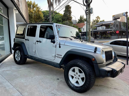 Imagen 12 de 18 de Jeep Wrangler 2011 3.8 Sport Unlimited 199cv Atx