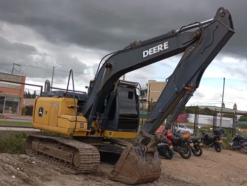 Retroexcavadora De Oruga 130g Modelo 2017