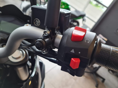 Imagen 12 de 25 de Benelli Trk 251 - No Voge, No Royal Enfield!