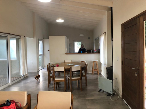 Imagen 3 de 14 de Casa Costa Esmeralda. 4 Amb. Parrilla. Directv. Wifi 6 Pax