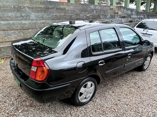 Renault Clio Sedan 1.6 16v Privilège 4p