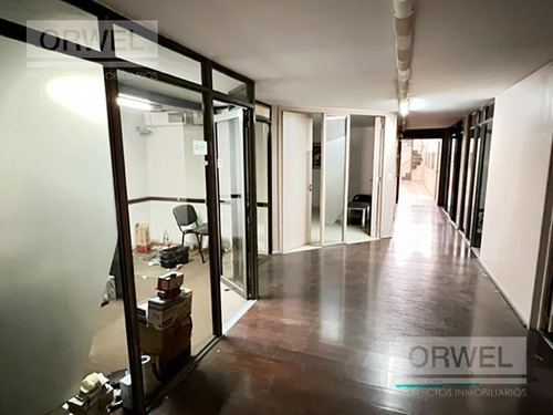 Imagen 15 de 17 de Excelente Local Con Oficinas Y Deposito !! Mucho Potencial !!!