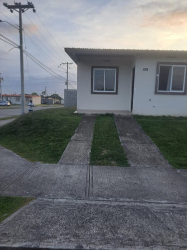 Alquiler De Casa De 2 Recamaras Y 1 Baño