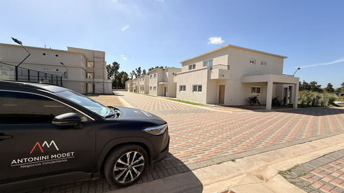 Casa Tipo Duplex A Estrenar En Chic Village - Pilar