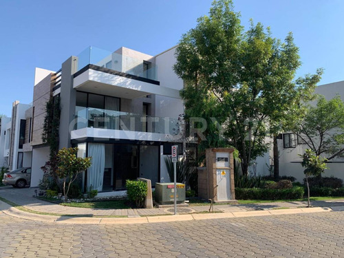 Casa En Esquina 3 Recámaras Parque Mediterráneo,lomas De Angelópolis Iii,puebla