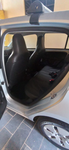 Imagem 4 de 10 de Volkswagen Up!