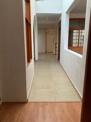 Edificio En Venta En Colonia La Magdalena, Toluca, Estado De México