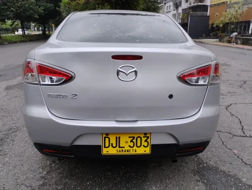 Mazda 2 Sedan Automatico