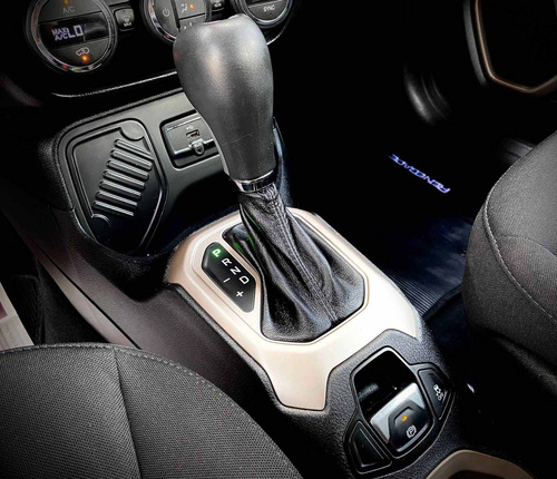 Imagem 9 de 15 de Jeep Renegade 1.8 16v Flex Longitude 4p Automático