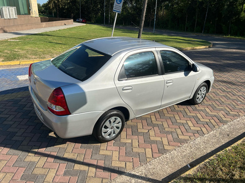 Toyota Etios 1.5 Xs