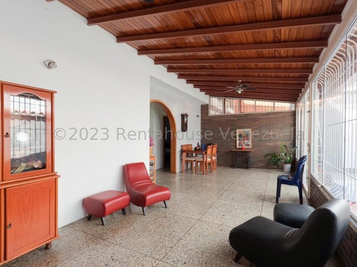 Casa Quinta En Venta En Santa Elena Barquisimeto 24-10415 Dh