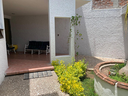 Casa En Venta En Co. La Pradera, Irapuato, Gto.