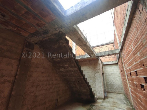 Imagen 6 de 14 de Marol Rentahouse Vende Casa En Centro De Valencia 22-1848