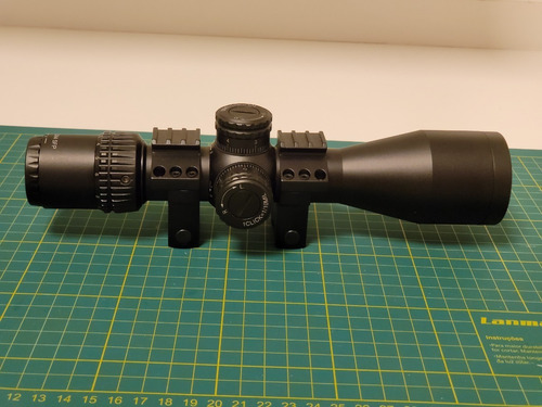 Luneta Vector Optics Veyron 3-12x44