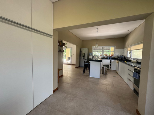 Venta Casa 7 Ambientes En Fincas De San Vicenten - Sporting